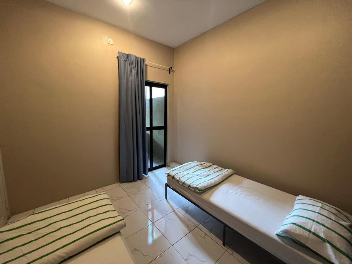 Bota Theatbas Homestay 17 In Seri Iskandar Perak 3 Bedroom מראה חיצוני תמונה