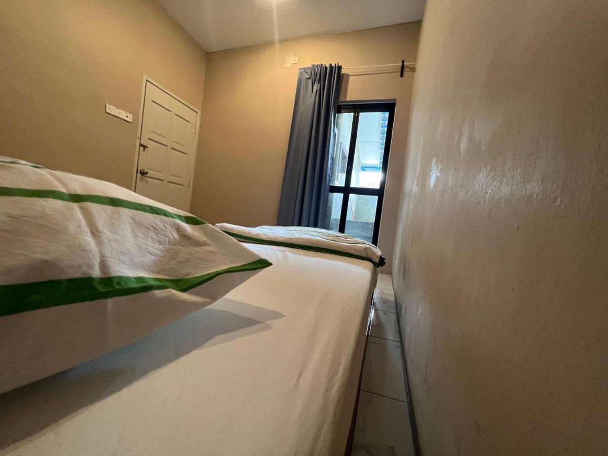 Bota Theatbas Homestay 17 In Seri Iskandar Perak 3 Bedroom מראה חיצוני תמונה