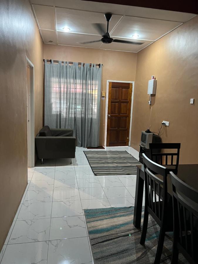 Bota Theatbas Homestay 17 In Seri Iskandar Perak 3 Bedroom מראה חיצוני תמונה