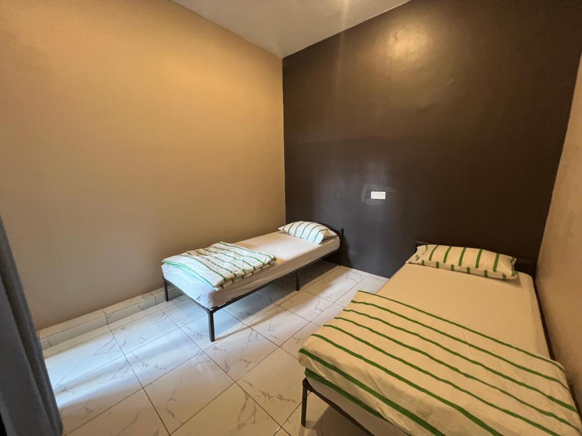 Bota Theatbas Homestay 17 In Seri Iskandar Perak 3 Bedroom מראה חיצוני תמונה