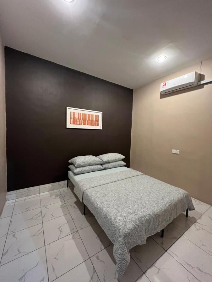 Bota Theatbas Homestay 17 In Seri Iskandar Perak 3 Bedroom מראה חיצוני תמונה